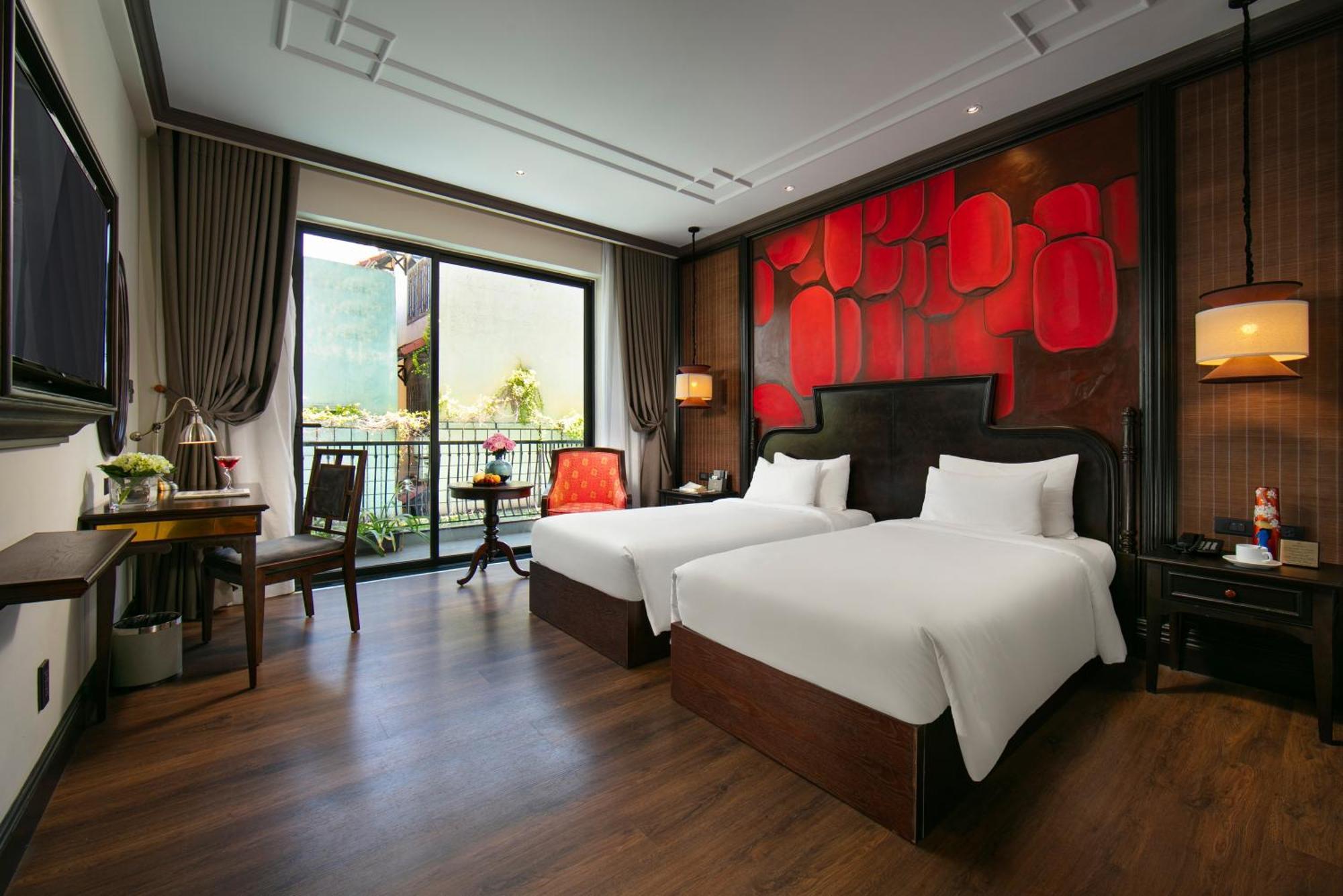 Phòng Deluxe Giường Đôi/2 Giường Đơn Nhìn Ra Hồ Bơi